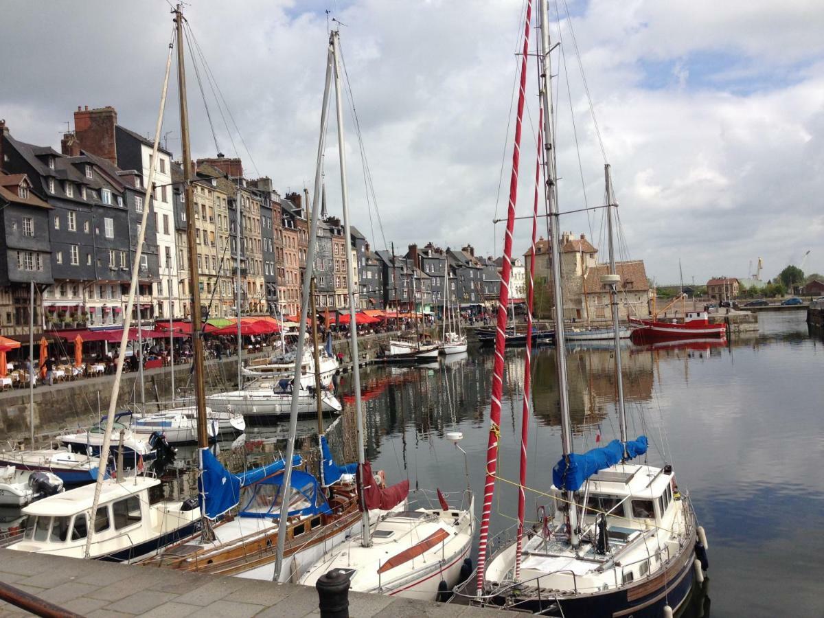 Un Petit Nid A Honfleur Lägenhet Exteriör bild